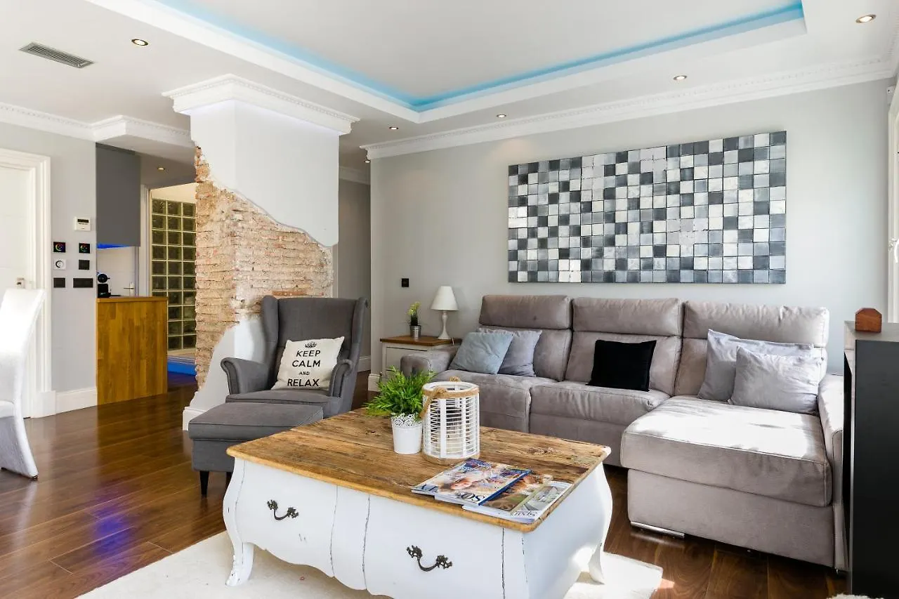Weforyou 2 Bedrooms Penthouse At Malaga Center Spain