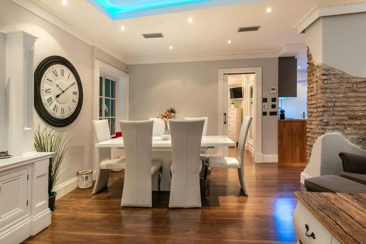 Weforyou 2 Bedrooms Penthouse At Malaga Center Spain